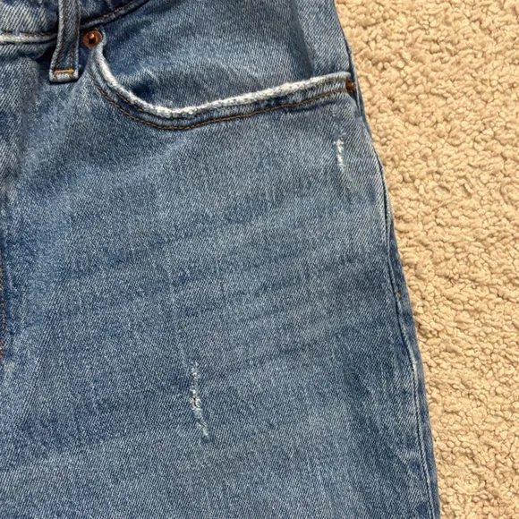 Abercrombie & Fitch Straight-Leg Jeans in Medium Blue Wash - Picture 3 of 8